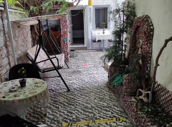 Lavinya Pension