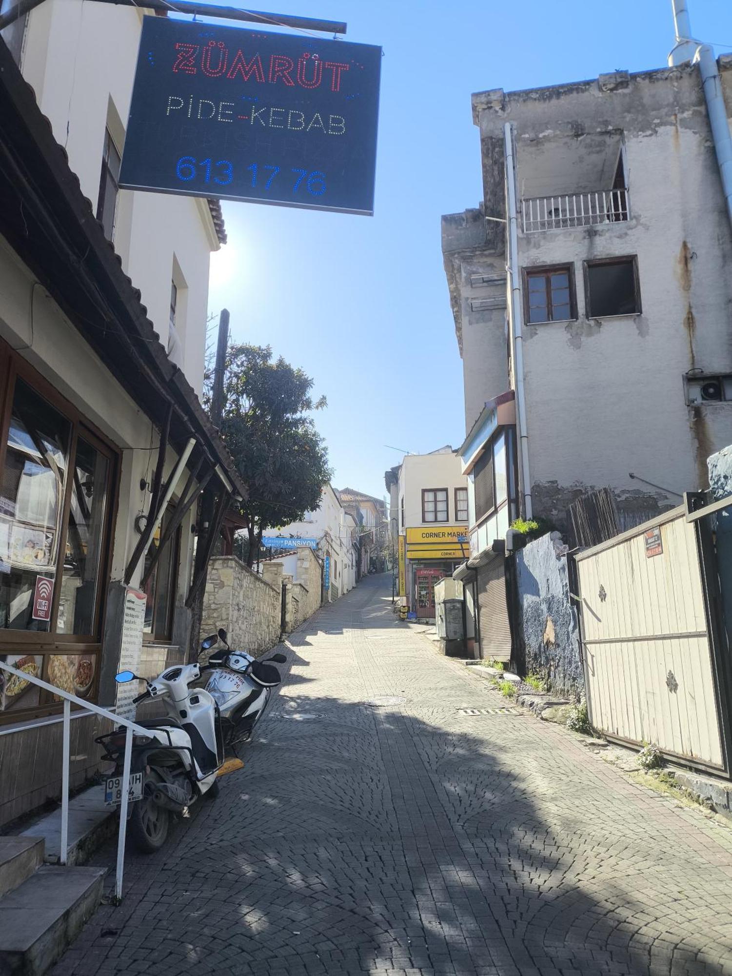 Lavinya * Kuşadası
